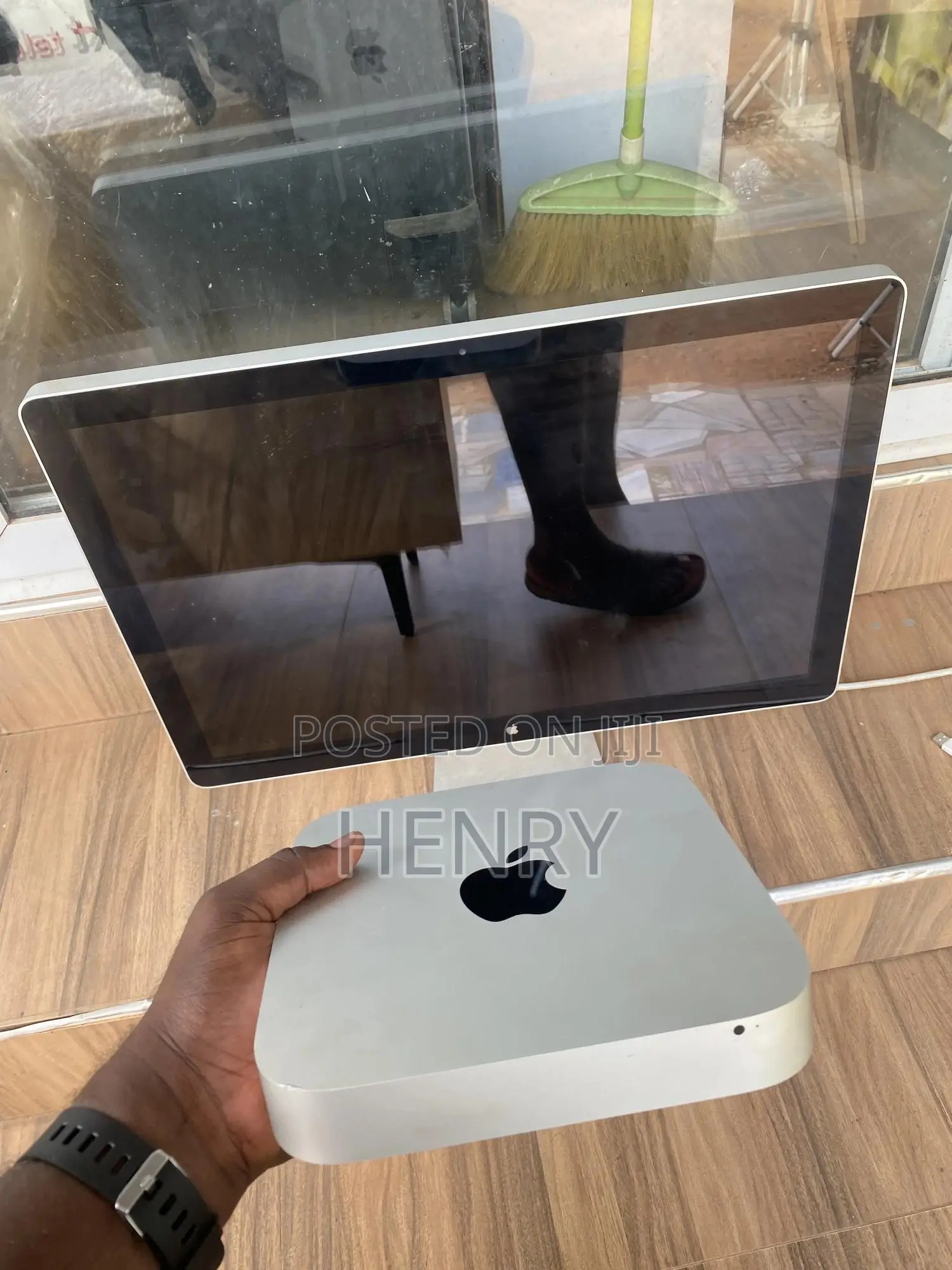 Desktop Computer Apple Mac Mini 12GB Intel Core i5 SSD 512GB