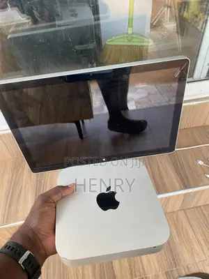 Desktop Computer Apple Mac Mini 12GB Intel Core i5 SSD 512GB