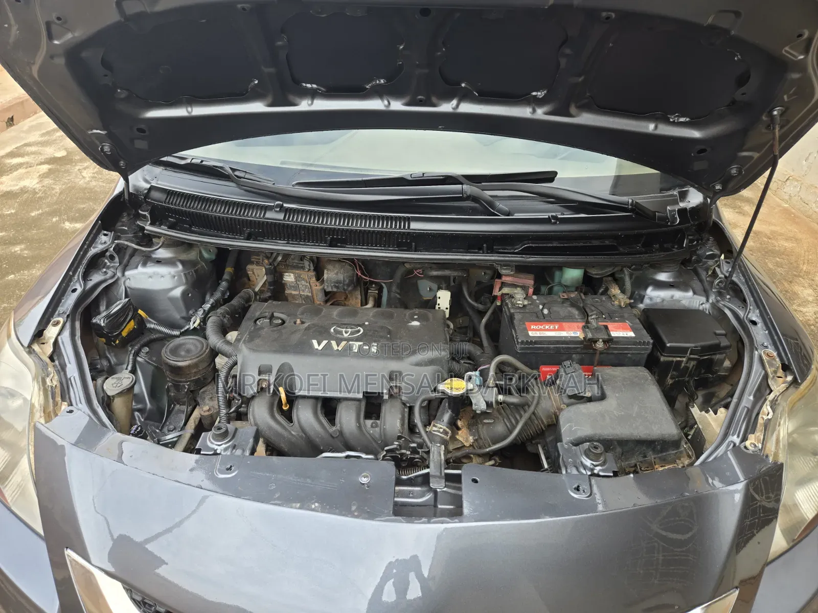 Toyota Yaris Base Sedan 4dr 2010 Gray