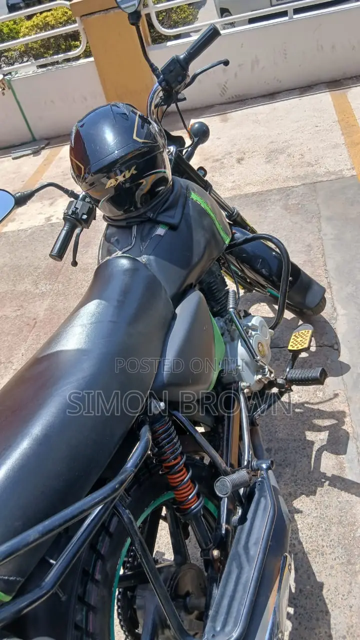 Bajaj Boxer 150 UG 2024 Black