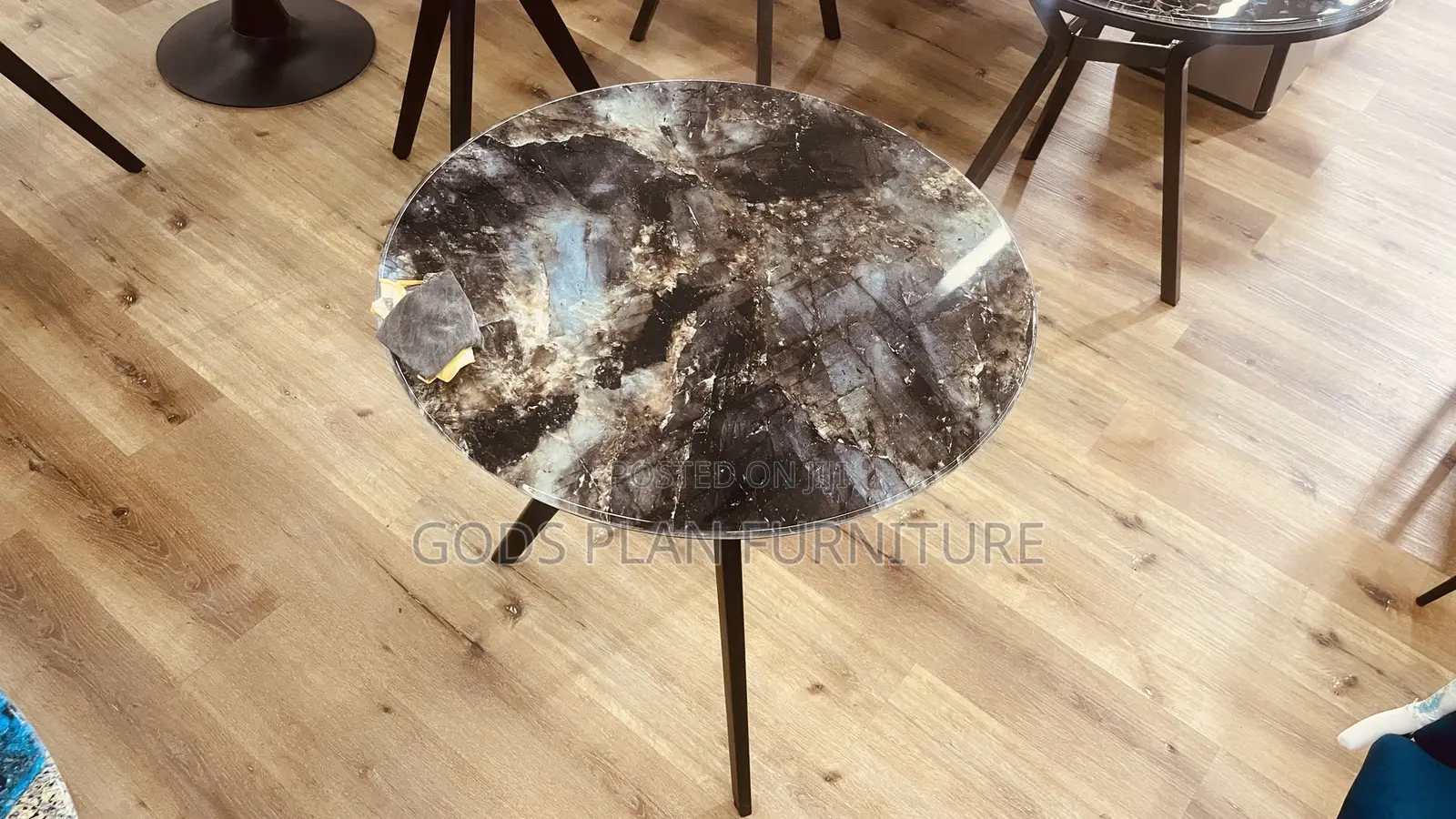 Leisure Table (8238#)