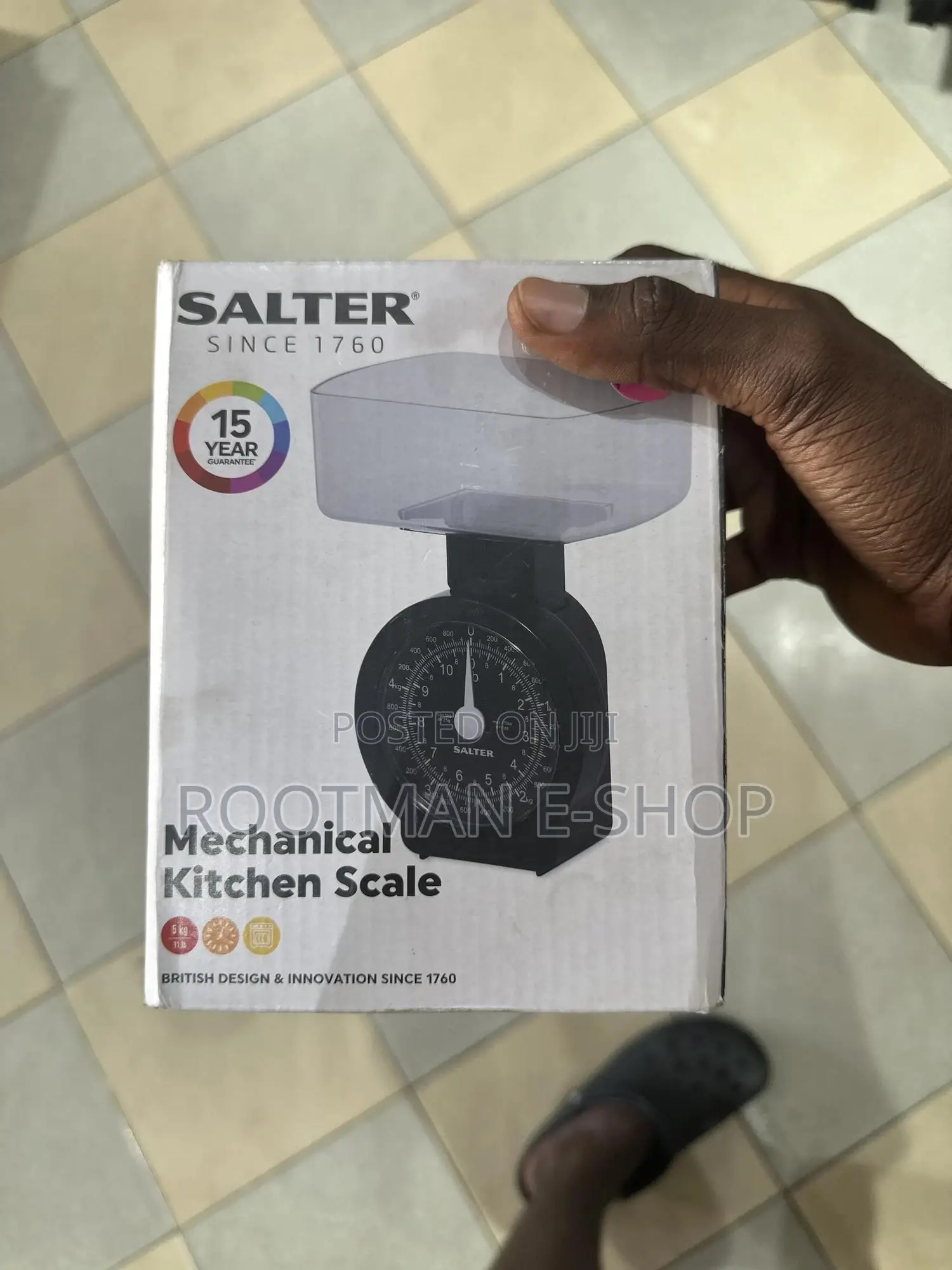 Salter Mechanical Kitchen Scale With A Black Dial And A 5 Kg Capacity