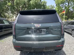 Cadillac Escalade 4WD 4dr Premium Luxury Platinum 2025 Green