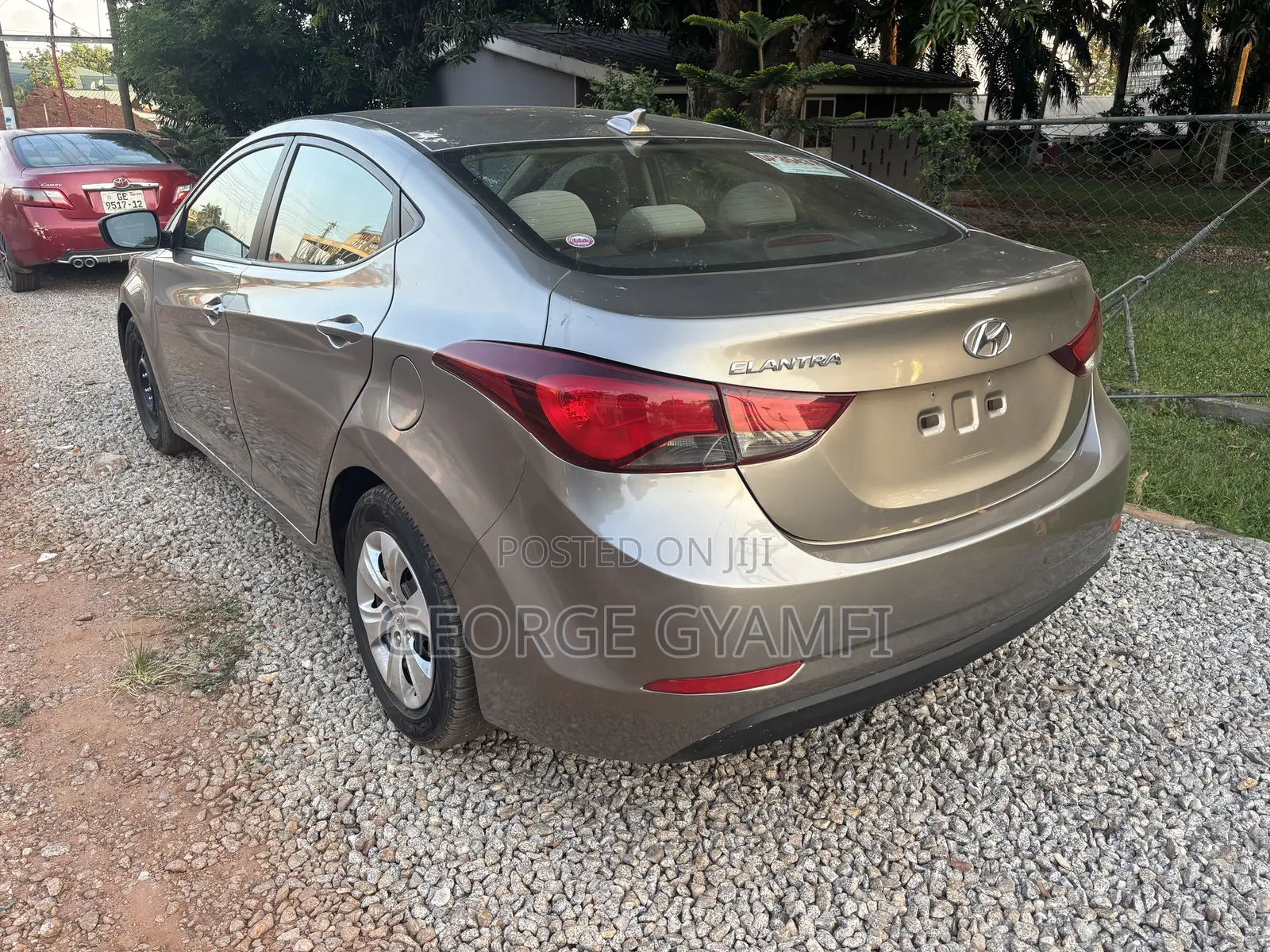 Hyundai Elantra SE Sedan FWD (1.8L 4cyl 6M) 2016 Gray