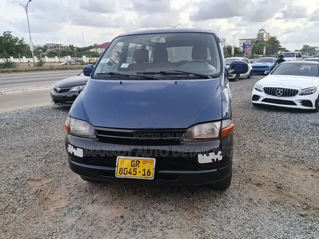 Toyota HiAce 2010 Blue