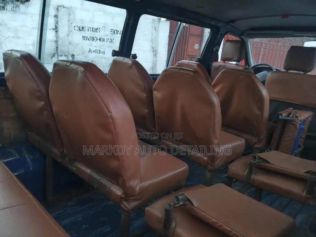 Toyota HiAce 2010 Blue