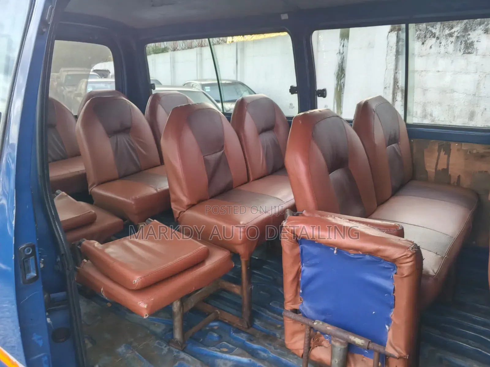 Toyota HiAce 2010 Blue