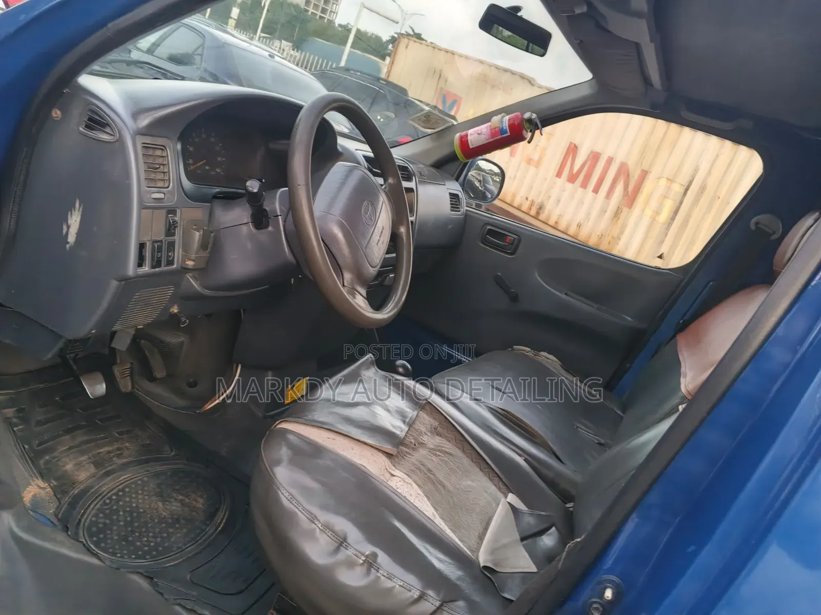 Toyota HiAce 2010 Blue