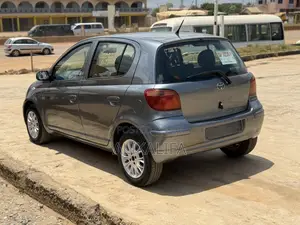 Toyota Yaris 2004 Gray