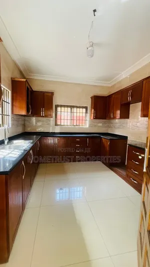 5bdrm Duplex in Pokuase Amanfrom for rent