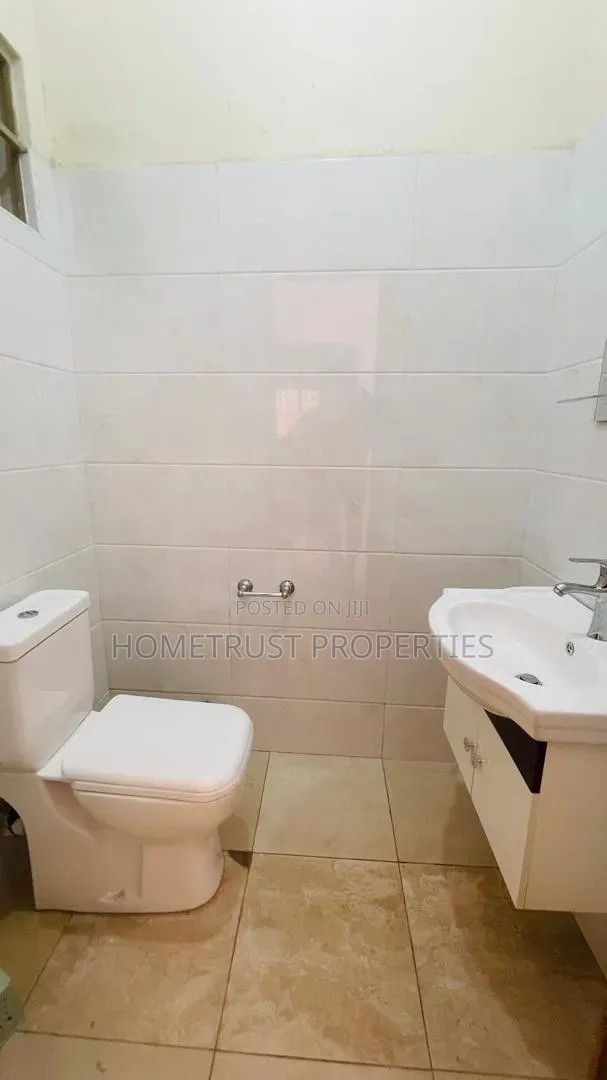 5bdrm Duplex in Pokuase Amanfrom for rent