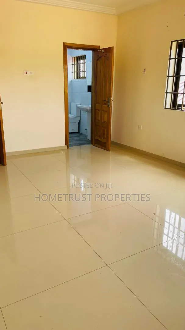 5bdrm Duplex in Pokuase Amanfrom for rent