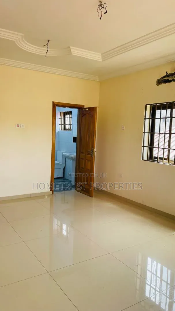 5bdrm Duplex in Pokuase Amanfrom for rent