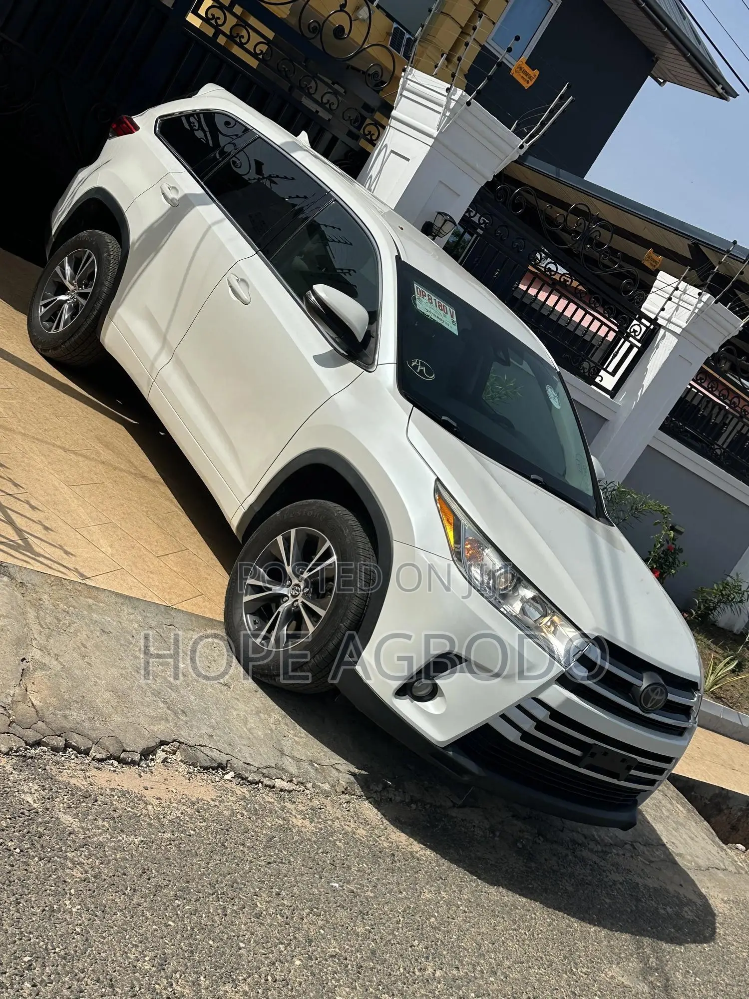Toyota Highlander LE 4x2 (2.7L 4cyl 6A) 2018 White