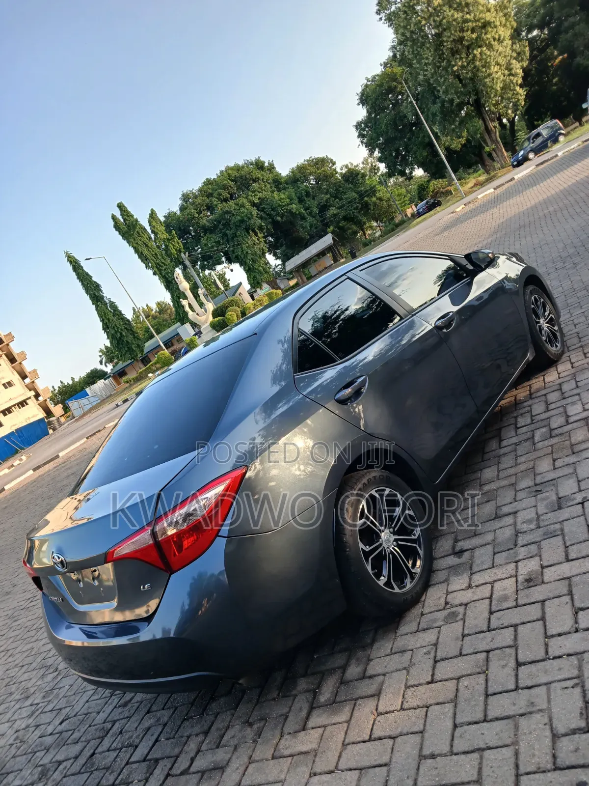 Toyota Corolla LE Eco (1.8L 4cyl 2A) 2019 Gray