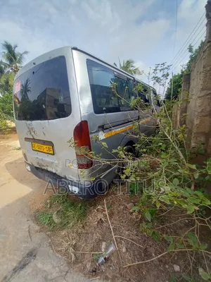 Toyota HiAce 2005