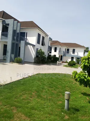 8bdrm House in Abelemkpe Accra, Lincoln School Area for rent