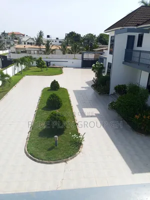 8bdrm House in Abelemkpe Accra, Lincoln School Area for rent