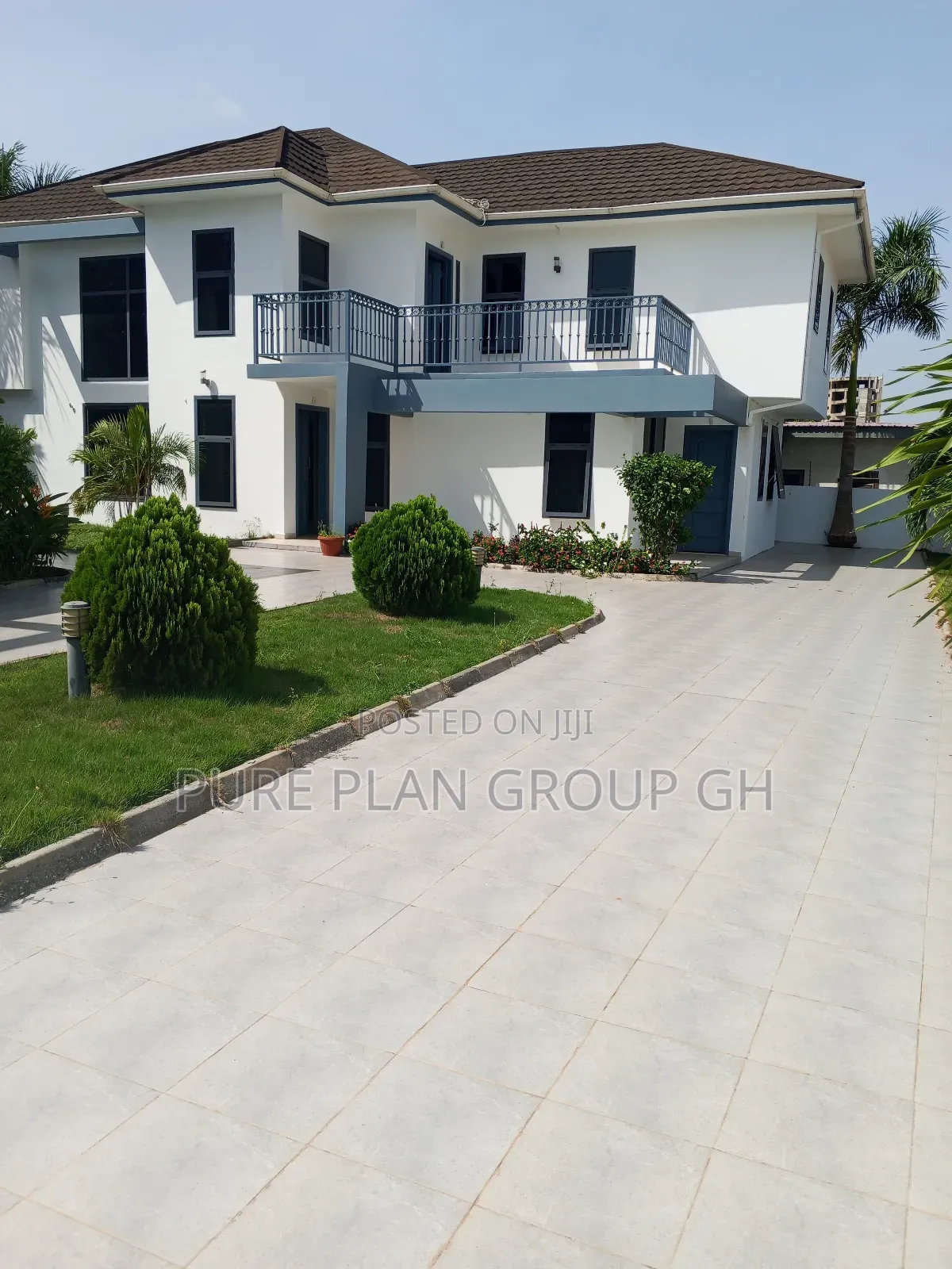 8bdrm House in Abelemkpe Accra, Lincoln School Area for rent