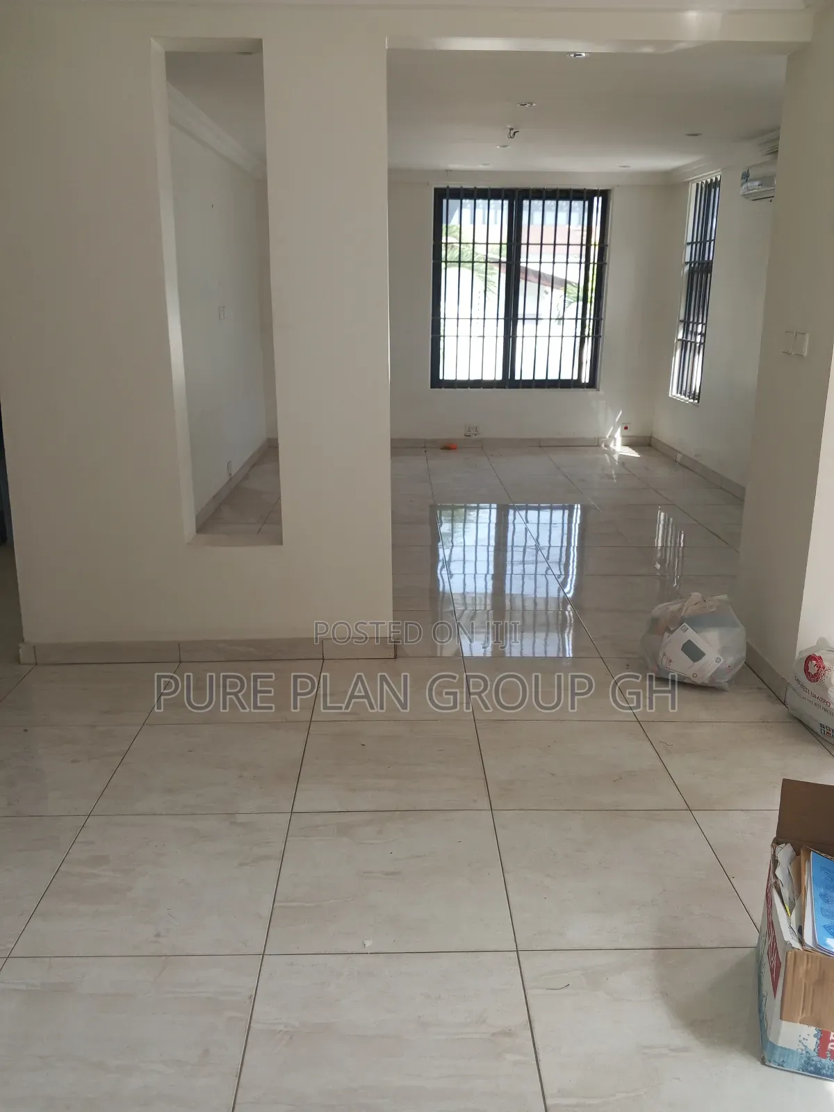 8bdrm House in Abelemkpe Accra, Lincoln School Area for rent