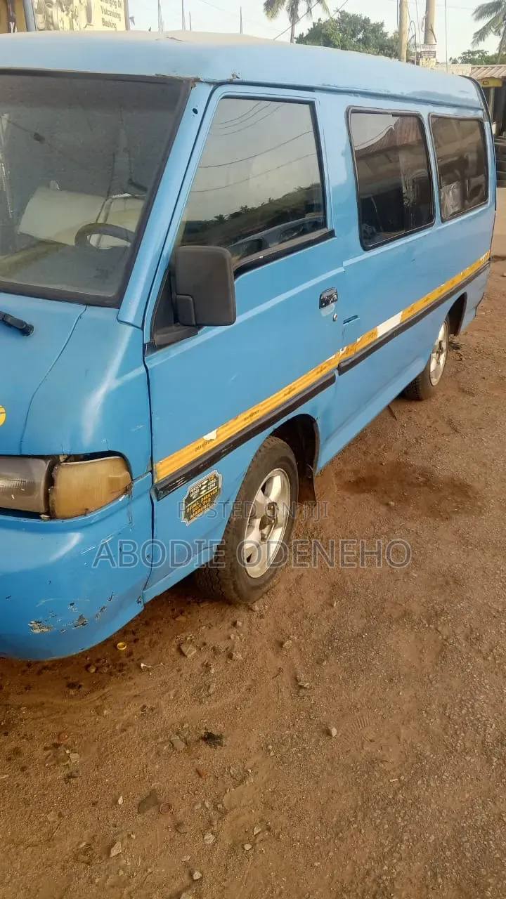 Hyundai RB 2000 Blue
