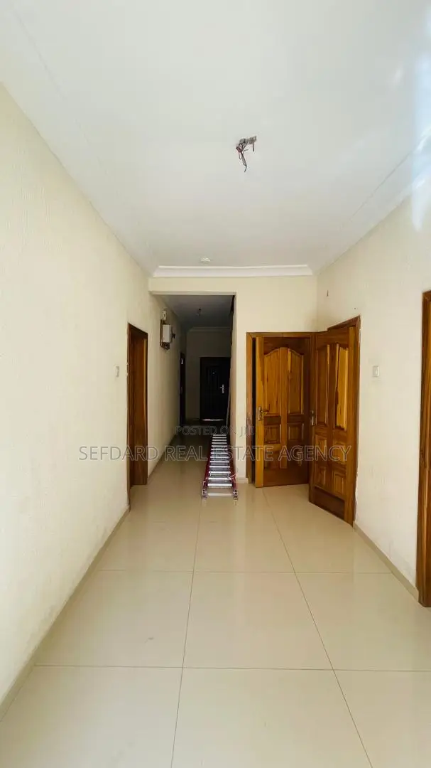 5bdrm Duplex in Sefdard Properties, Pokuase for rent