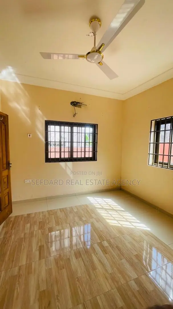 5bdrm Duplex in Sefdard Properties, Pokuase for rent