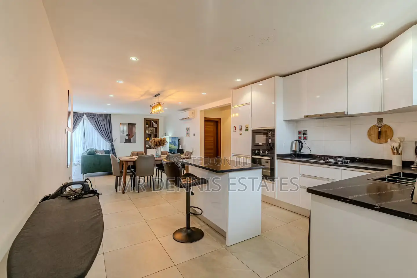 Stylish 2- Bedroom Airbnb at Adjiringanor - East Legon