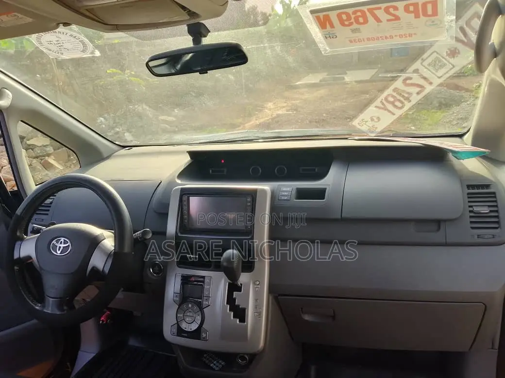 Toyota Voxy 2013 Black