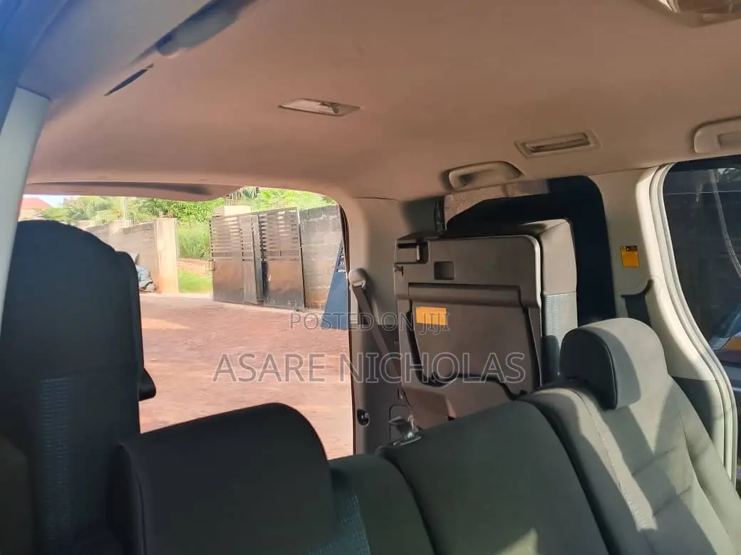 Toyota Voxy 2013 Black