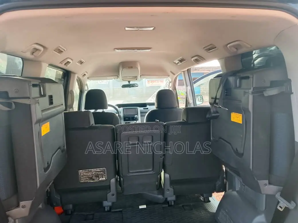Toyota Voxy 2013 Black