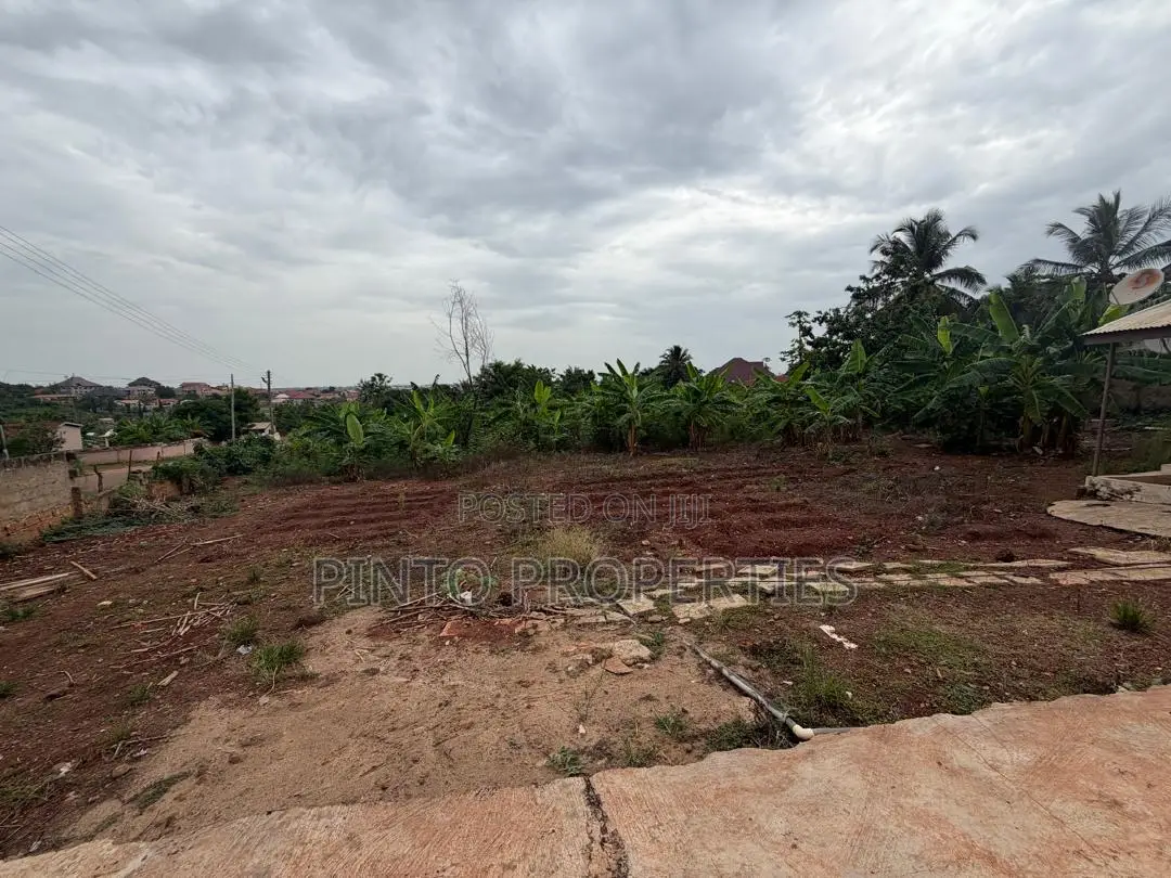 Land/House for Sale in Sunyani