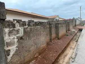 Land/House for Sale in Sunyani