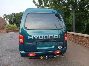 Hyundai H-100 2002 Green