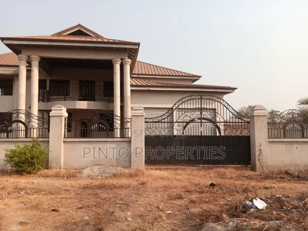 6bdrm House in Ejisu Krapa for sale