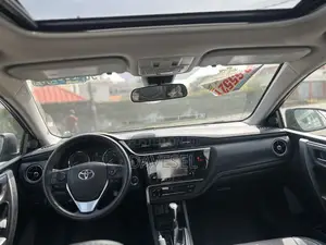 Toyota Corolla SE (1.8L 4cyl 2A) 2018 Blue