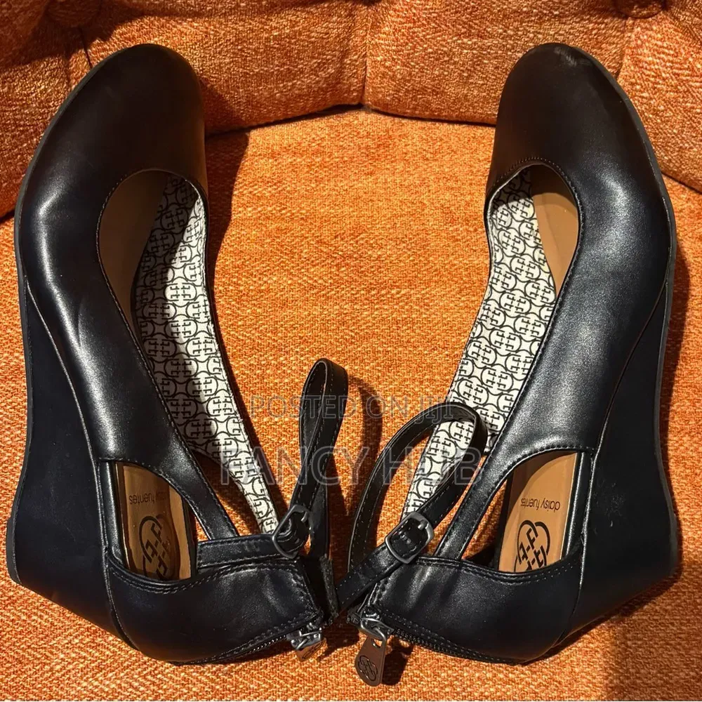 Ladies Wedge Shoe