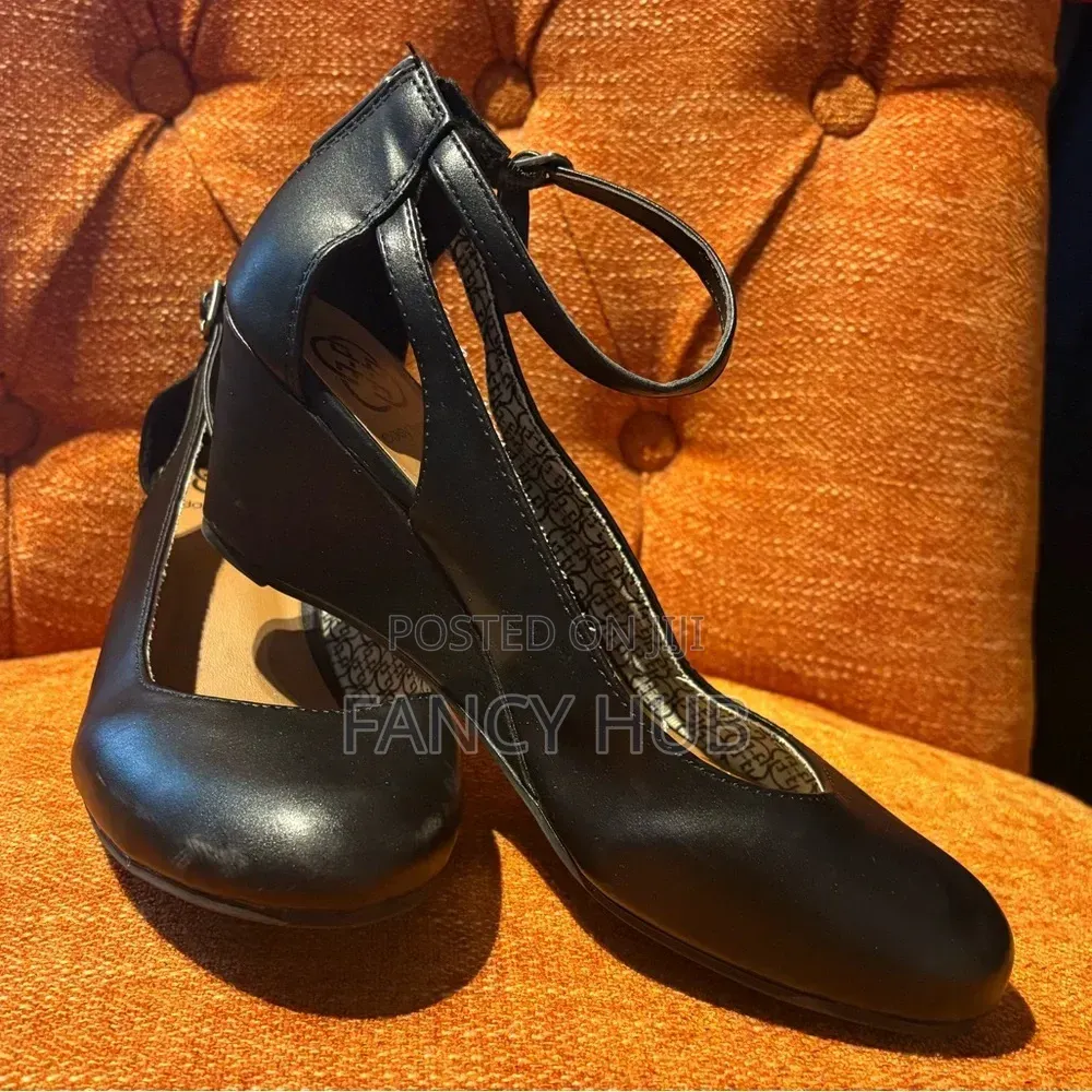 Ladies Wedge Shoe