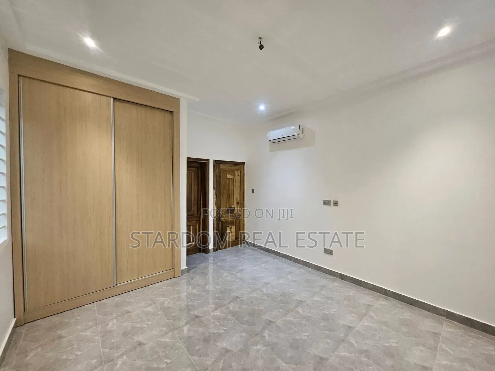 3bdrm Bungalow in Adenta Amrahia, Barrier for sale