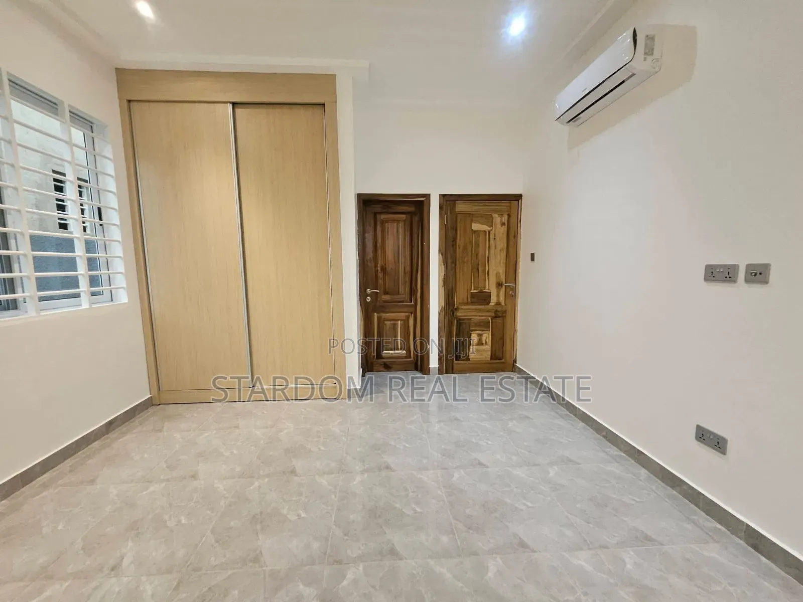 3bdrm Bungalow in Adenta Amrahia, Barrier for sale