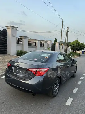 Toyota Corolla LE Eco (1.8L 4cyl 2A) 2018 Beige