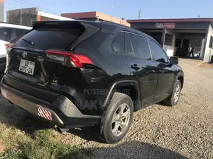 Toyota RAV4 LE 2022 Black