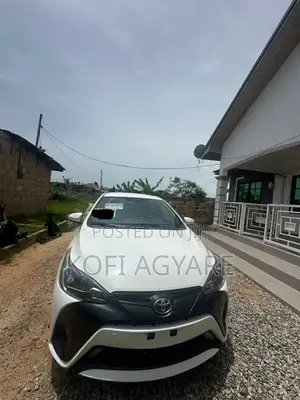 Toyota Yaris 2019 White