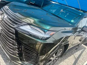 Lexus LX 700h 2025 Green