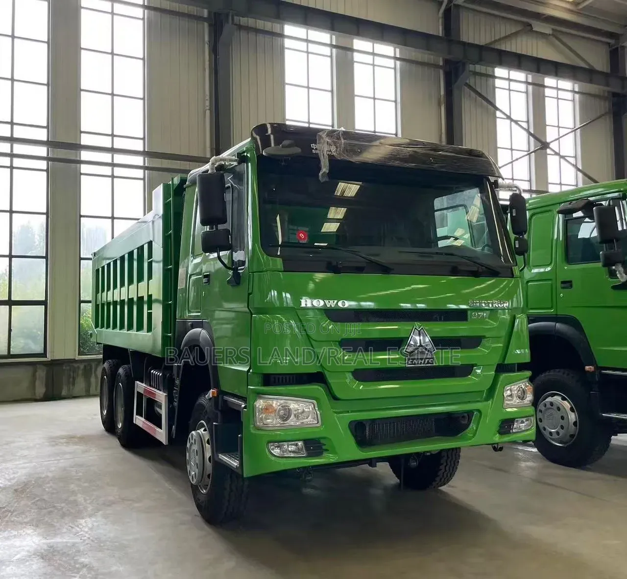 Sinotruk Howo Tx Heavy-Duty Green Tipper Truck