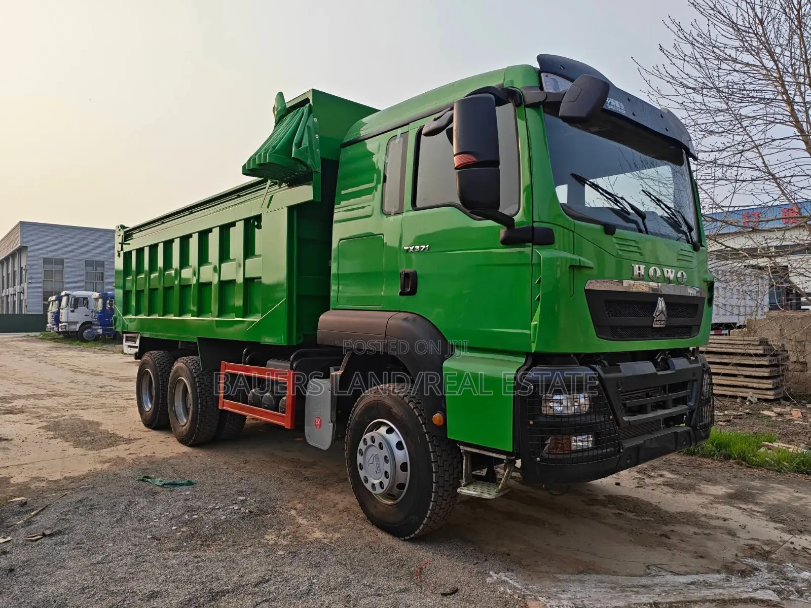 Sinotruk Howo Tx Heavy-Duty Green Tipper Truck