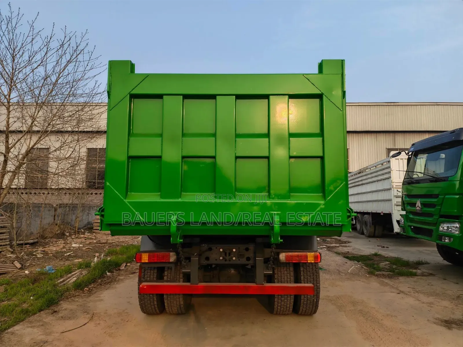Sinotruk Howo Tx Heavy-Duty Green Tipper Truck