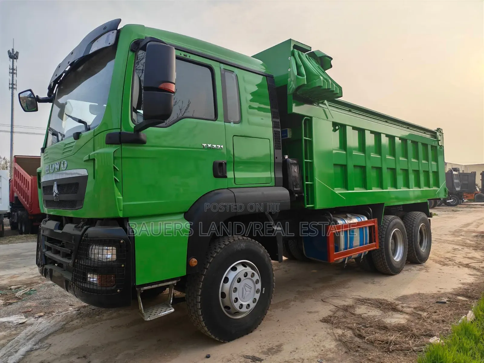 Sinotruk Howo Tx Heavy-Duty Green Tipper Truck