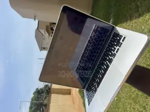 Laptop Apple MacBook Pro 2015 8GB Intel Core i5 SSD 256GB
