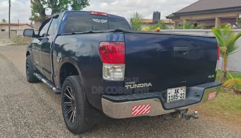 Toyota Tundra Double Cab 4x4 5.7L V8 2013 Blue